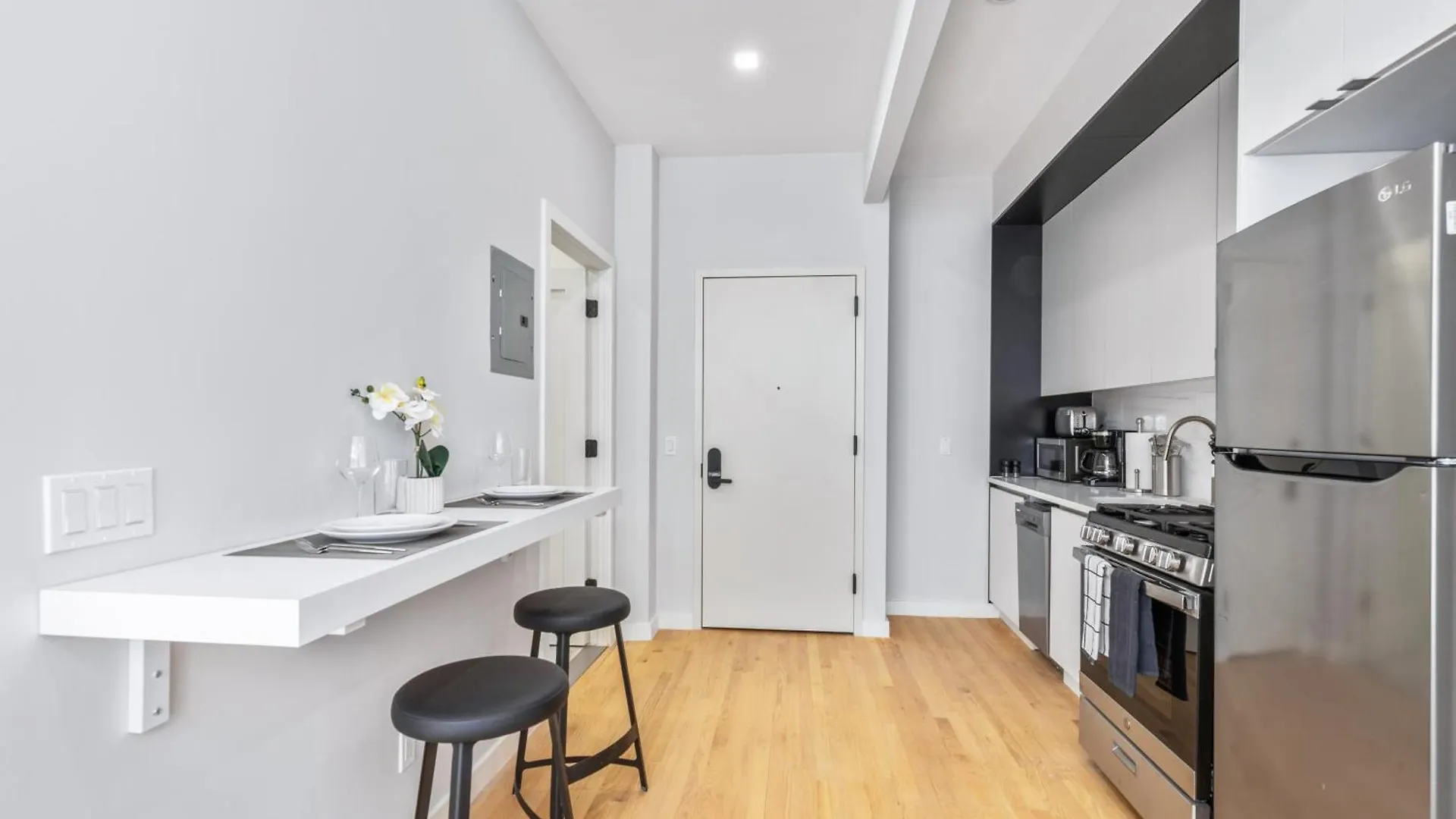 Apartment Studio W Charming Juliet Balcony In Upper East New York