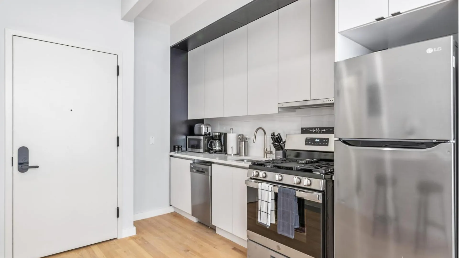 Apartment Studio W Charming Juliet Balcony In Upper East New York United States